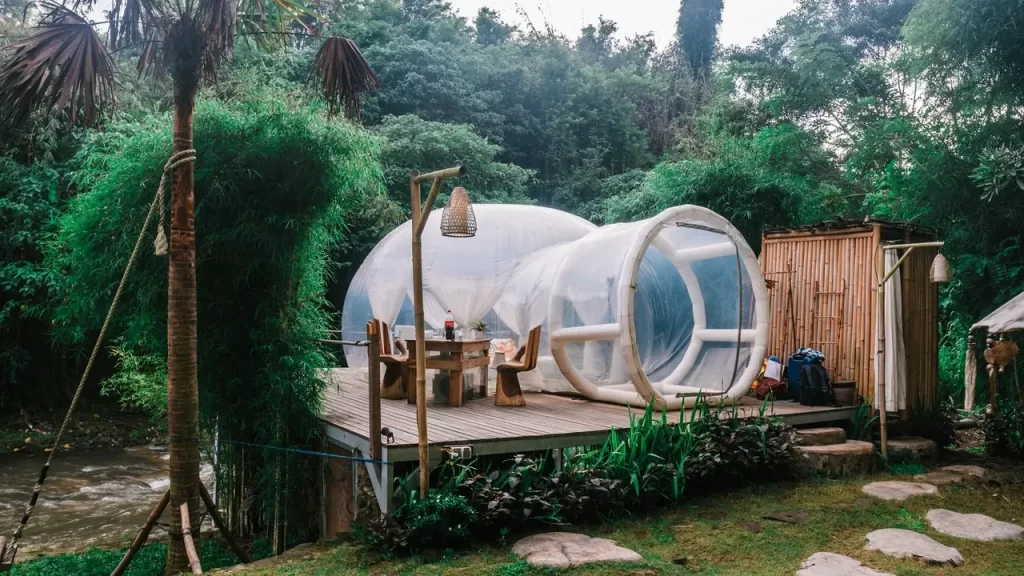 A buble glamping tent.