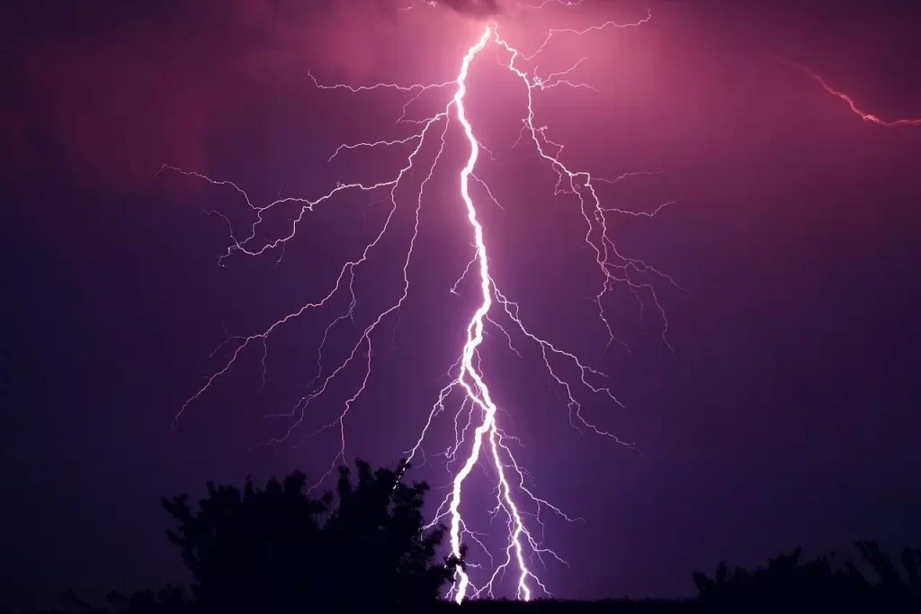 Lightning the fatal beauty of the electrostatic discharge.